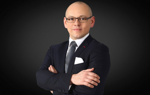 Adrian Parol, radca prawny i doradca restrukturyzacyjny/ fot. Materiały prasowe Jak powinni postępować zadłużeni rolnicy aby nie stracić majątku?