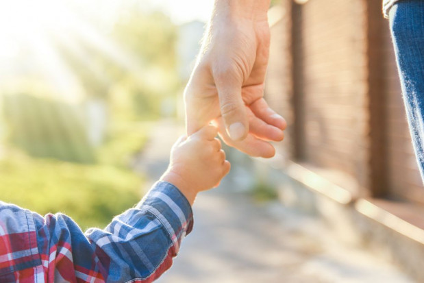 Od 9 do 29 listopada 2020 r. ponownie przysługuje zasiłek opiekuńczy/ fot. shutterstock Zasiłek opiekuńczy dla ubezpieczonego w KRUS ponownie od 9 listopada