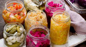 Polacy najchętniej kiszą kapustę i ogórki. Popularne staje się też kimchi