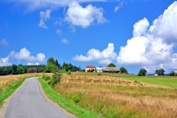 wprowadzenie reformy planowania przestrzennego przyczyni się do zmniejszenia konfliktów na obszarach wiejskich /fot. shutterstock.com Konflikty na obszarach wiejskich- wprowadzenie reformy przyczyni się do ich zmniejszenia