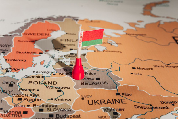 Od 1 grudnia 2020 r. cudzoziemcy przebywający w Polsce na podstawie tzw. wiz humanitarnych będą mogli ubiegać się o zezwolenia na pracę/ fot. shutterstock Jakie zmiany wprowadza nowelizacja ustawy o cudzoziemcach?