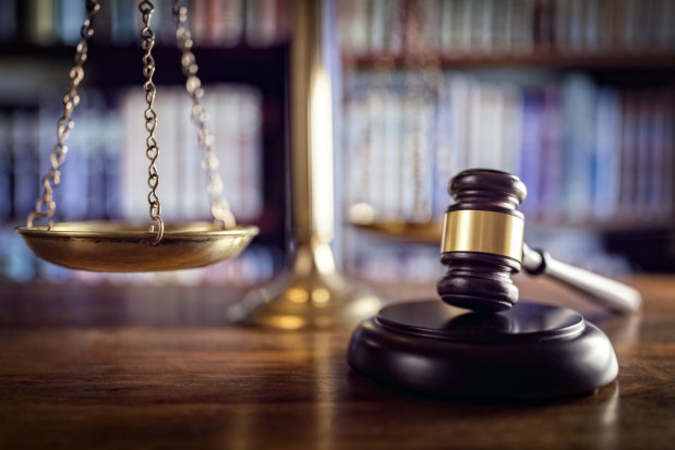 Za gwałt grozi kara do 12 lat więzienia; fot. shutterstock.com Mazowieckie: 65-letni sadownik oskarżony o zgwałcenie 16-letniej pracownicy