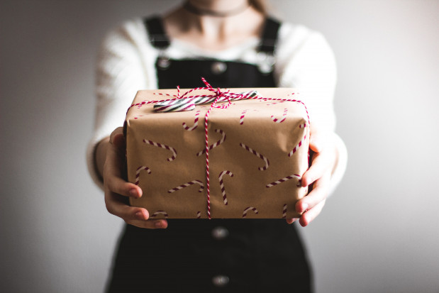 Prezenty dla ogrodnika lub sadownika; fot. unsplash.com Jaki prezent dla ogrodnika lub sadownika? 5 praktycznych propozycji