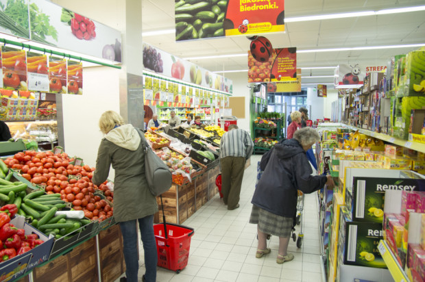 UOKiK: Biedronka w nieuczciwy sposób zarabiała kosztem dostawców owoców i warzyw