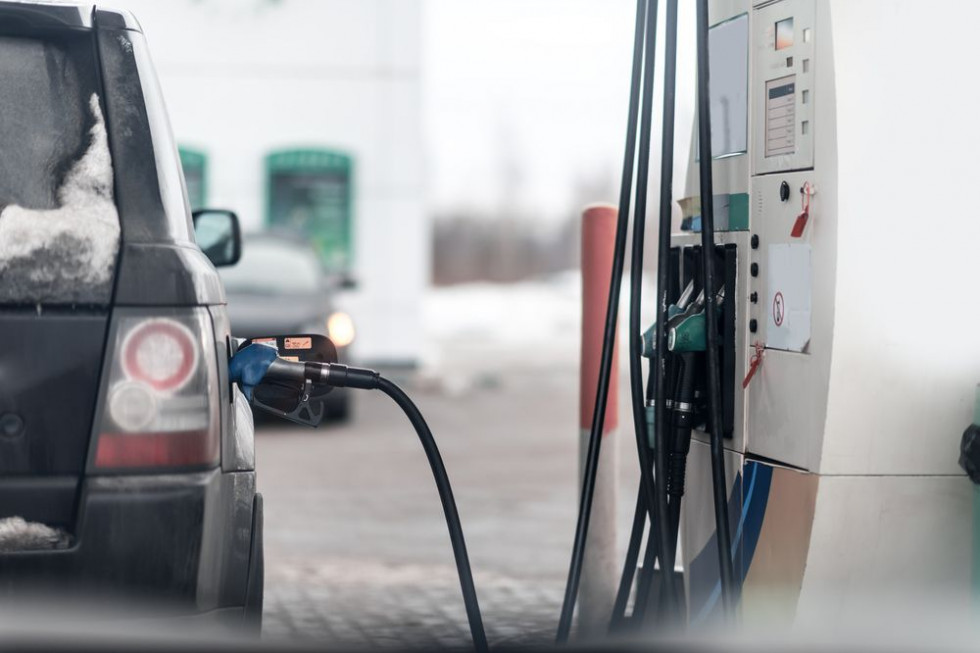 Analitycy: 2021 r. zacznie się od podwyżek cen paliw na stacjach