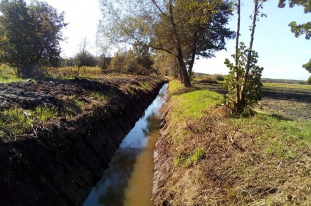 Jak podaje urząd marszałkowski, dotacja celowa udzielana jest na bieżące utrzymanie wód i urządzeń wodnych/(fot. malopolska.pl) Małopolska: Spółki wodne dostaną 540 tys. zł wsparcia