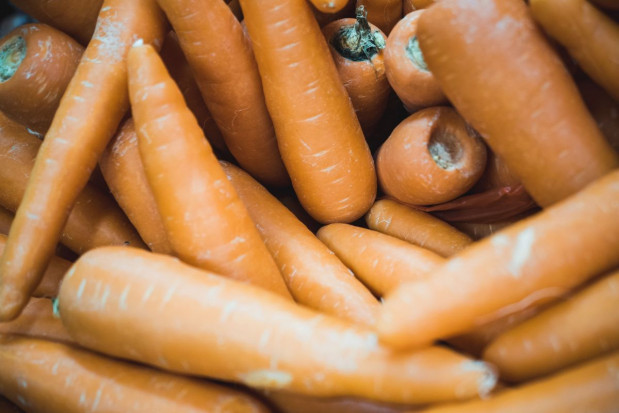 Na rynkach rosyjskich rosną ceny marchwi; fot. unsplash.com Rosja: rosną ceny marchwi