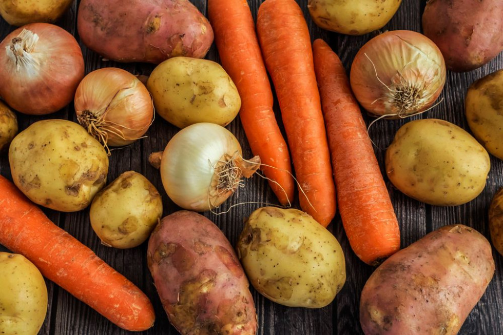 W lutym Polacy najwięcej spożywali ziemniaków, cebuli i marchwi
