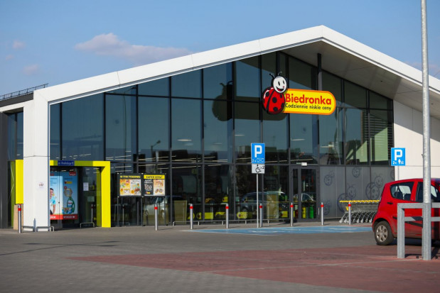 Po dużych promocjach jabłek w sieci dyskontów, przyszedł czas na gruszki; fot. shutterstock.com Biedronka i Lidl przeceniają gruszki
