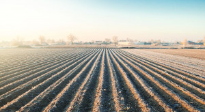Sejmowa komisja za przedłużeniem zakazu sprzedaży państwowej ziemi rolnej