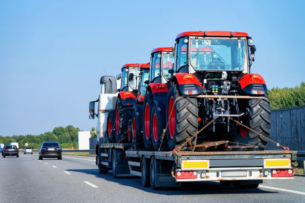 Niemcy, Francja i Holandia to główne kraje, z których Polacy sprowadzają sprzęt rolniczy/ fot. shutterstock Z jakich krajów Polacy sprowadzają sprzęt rolniczy? (raport)