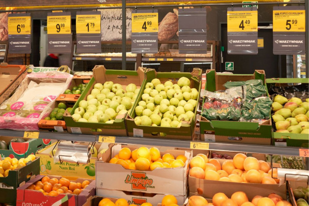 Biedronka chce współpracować z lokalnymi producentami owoców i warzyw; fot. materiały prasowe Biedronka: regionalni kupcy odwiedzają rolników zainteresowanych współpracą