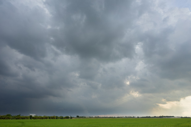 Poniedziałek będzie pochmurny i deszczowy, możliwe burze /fot. shutterstock.com Synoptyk: Poniedziałkowe popołudnie pochmurne i deszczowe, możliwe burze