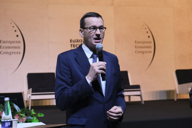 remier Mateusz Morawiecki zaapelował, by dbać o pszczoły/ fot. PTWP Premier: cieszę się, że rośnie świadomość związana z ochroną pszczół