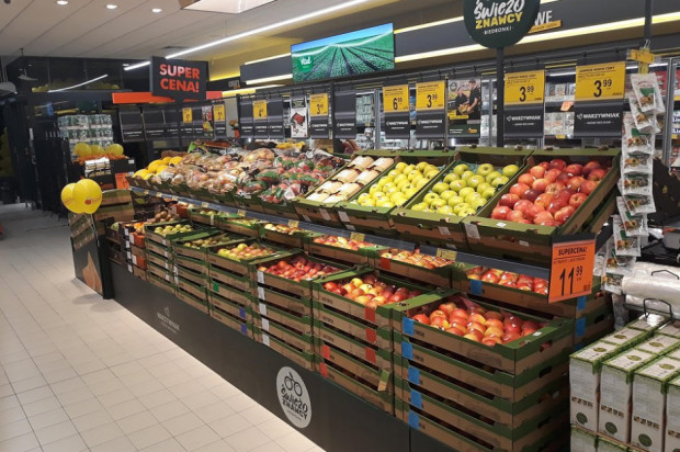 Lidl i Biedronka z promocjami letnich owoców i warzyw; fot. mat.pras. Lidl i Biedronka z promocjami letnich owoców i warzyw - malin, szparagów, arbuzów