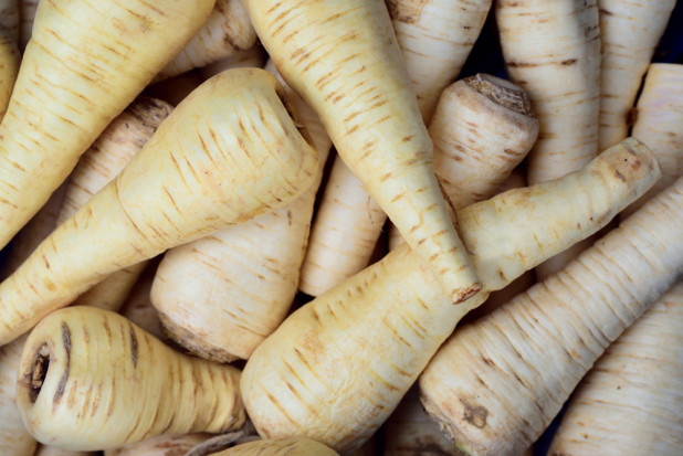 Ceny pietruszki dochodzą do 11 zł/kg. Trend zwyżkowy będzie trwał?/ fot. shutterstock.com Ceny pietruszki dochodzą do 11 zł/kg. Trend zwyżkowy będzie trwał?