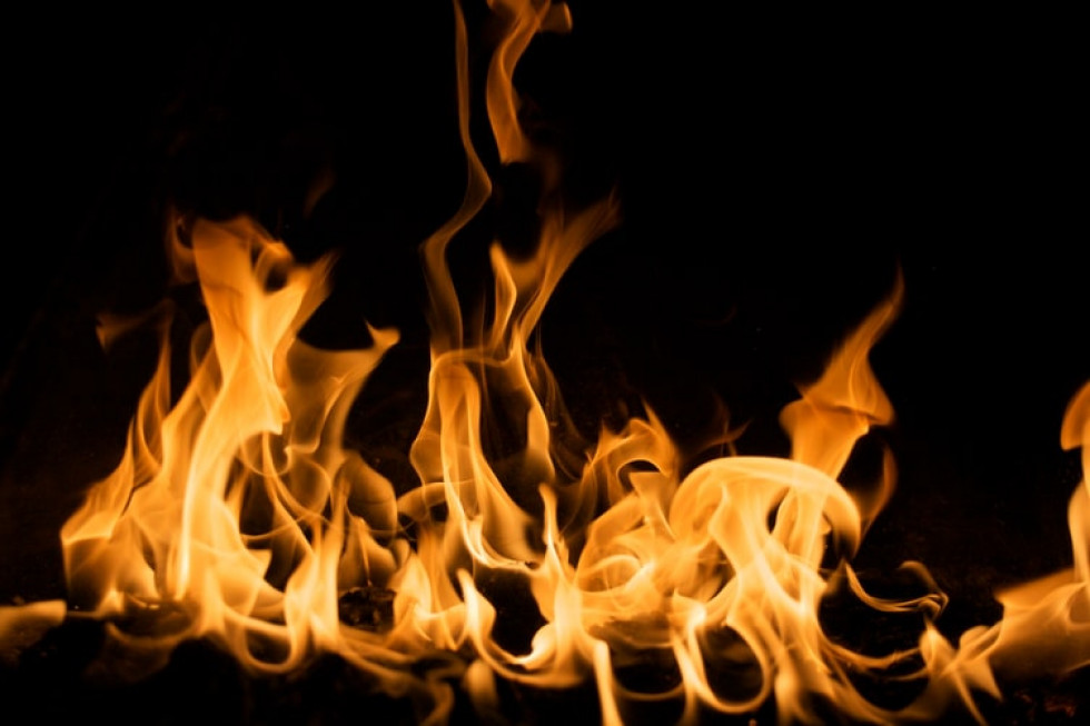 Mazowieckie: Pożar w gospodarstwie rolnym; ogień gaszą 22 zastępy straży pożarnej