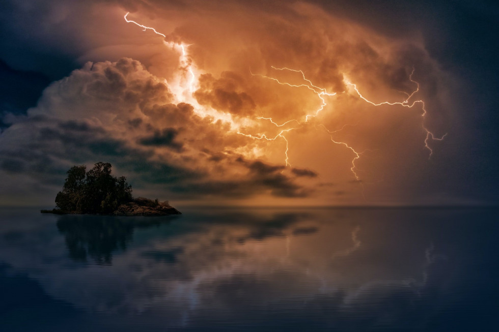 Zmiana pogody. Będzie burzowo; fot. unsplash.com IMGW: nad Polskę nadciągają burze, gradobicia i obfite opady deszczu