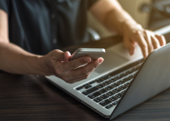 W tym roku po raz pierwszy wnioski o dopłaty obszarowe i bezpośrednie można było składać wyłącznie elektronicznie./fot. shutterstock.com ARiMR planuje dalszy rozwój usług cyfrowych dla rolników