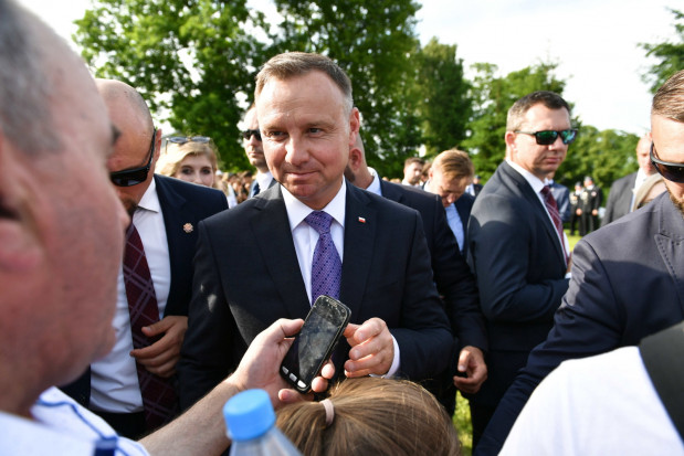 Prezydent RP Andrzej Duda podczas wizyty w Chrzanowie/ fot. PAP/Wojtek Jargiło Prezydent: będę rozmawiał z ministrem rolnictwa o pomocy dla poszkodowanych w nawałnicach
