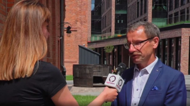 Ireneusz Komorowski, prezes SPBA o zbiorach borówki w sezonie 2021 Komorowski, SPBA: Borówka nie zawiedzie nas w tym roku (wideo)