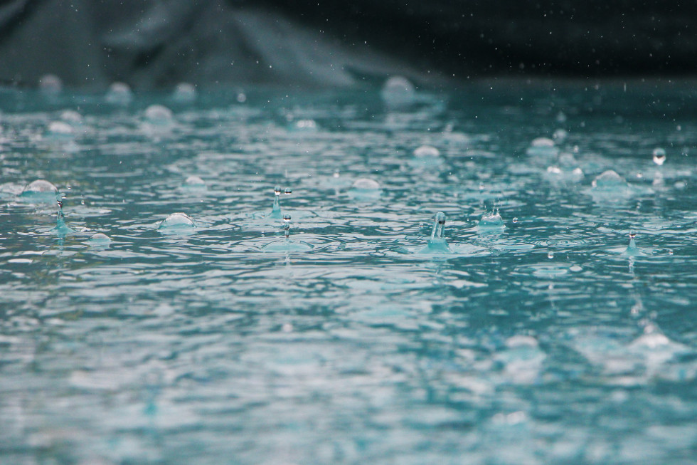 Alerty IMGW przed burzami z gradem; fot. unsplash.com Mazowsze, Śląsk, Łódzkie, Wielkopolska - alerty przed burzami z gradem