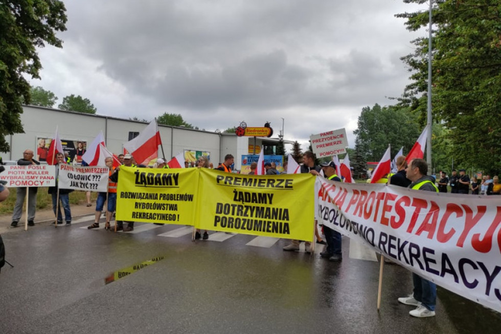 Protest rybaków potrwa do godziny 16 / Fot. czytelnik "Farmera" Trwa protest rybaków i rolników z Agrounii we Władysławowie