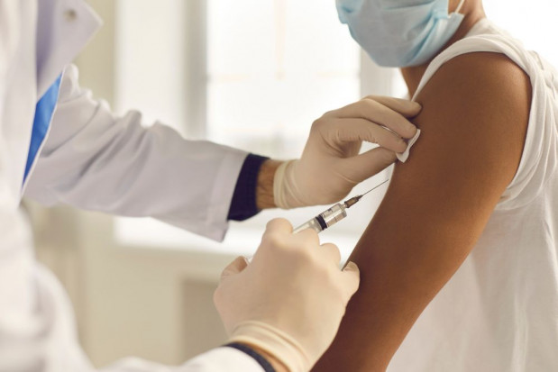 Trwa nabór wniosków o wsparcie na promowanie szczepień przeciw COVID-19/ fot. shutterstock ARiMR: trwa nabór wniosków o wsparcie na promowanie szczepień przeciw COVID-19