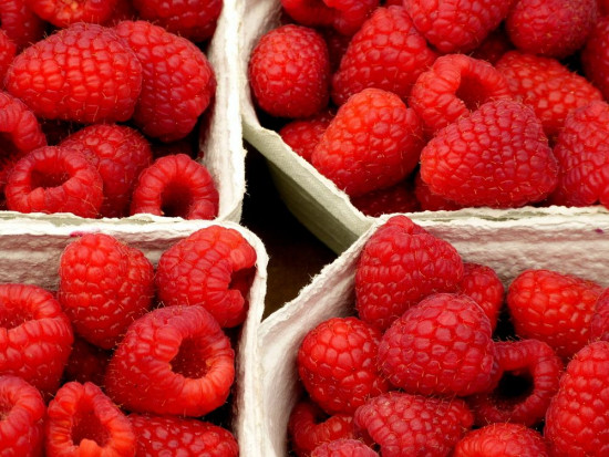 Jakie ceny malin w hurcie?/ fot. shutterstock Ceny malin do 30 zł za kilogram w hurcie
