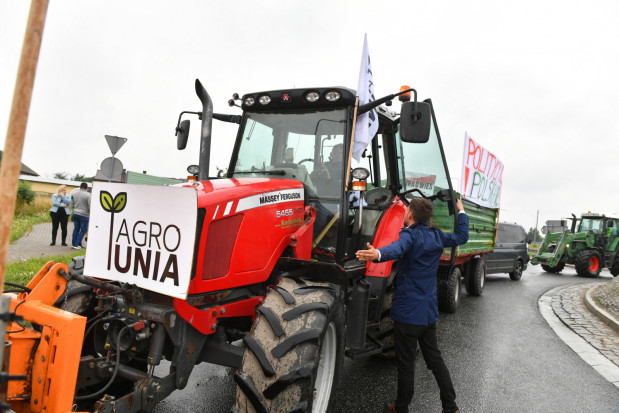 Kołodziejczak, AgroUnia: sparaliżujemy cały kraj!; fot. PAP/Grzegorz Michałowski AgroUnia: paraliż i blokady dróg w całym kraju