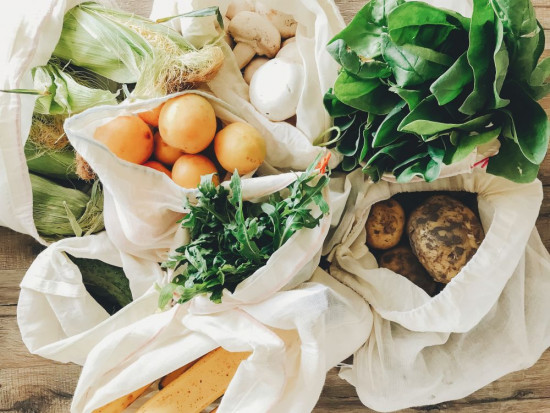 83% kupujących prosto od rolników docenia lepszą jakość produktów/ fot. shutterstock Polacy doceniają żywność lokalną i nieprzetworzoną