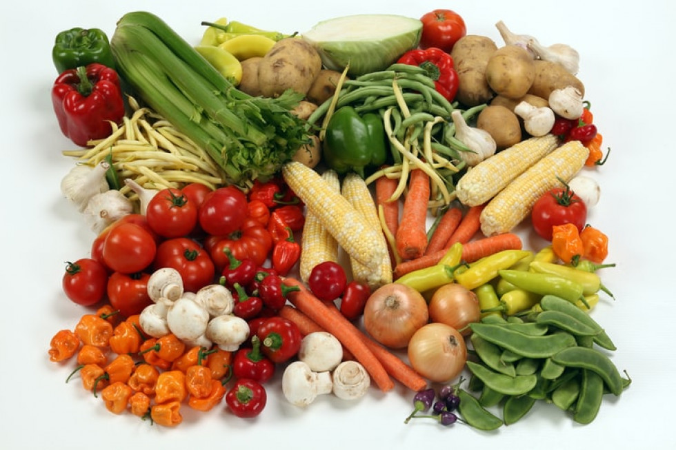 Owoce i warzywa najpopularniejszym źródłem witamin (badanie)