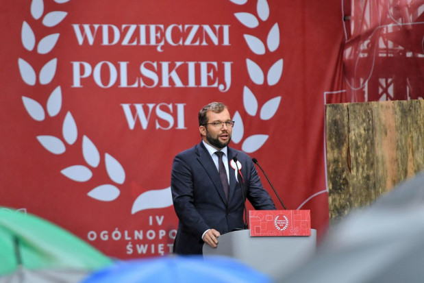 Minister rolnictwa i rozwoju wsi Grzegorz Puda uczestniczy w IV Ogólnopolskim Święcie Wdzięczni Polskiej Wsi w Bobolicach (woj. zachodniopomorskie), PAP/Marcin Bielecki Puda: w nowym budżecie rekordowy wzrost wydatków na rolnictwo