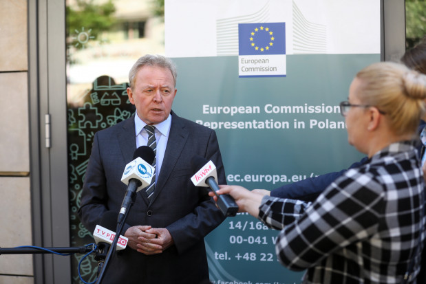 Unijny komisarz ds. rolnictwa poinformował, że prace nad reformą Wspólnej Polityki Rolnej idą bardzo dobrze, w dobrym kierunku dla Polski. / fot. PAP/Rafał Guz Wojciechowski: Polskie rolnictwo dostaje z UE środki, jakich wcześniej nie widziało