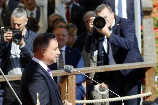 Andrzej Duda podczas uroczystości dożynkowych na Jasnej Górze, fot. PAP/Waldemar Deska Prezydent dziękuje za ideę stworzenia systemu ubezpieczeń rolniczych