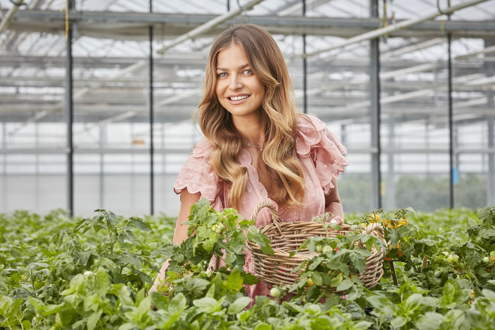 Anna Lewandowska inwestuje w uprawę ziół i warzyw eko w szklarniach