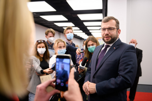 Puda po spotkaniu z rolnikami: spokojna dyskusja jest dużo lepsza niż burdy na ulicach/ fot. PAP/Jakub Kaczmarczyk Puda po spotkaniu z rolnikami: spokojna dyskusja jest dużo lepsza niż burdy na ulicach