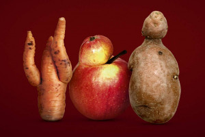 Kaufland wprowadza do oferty nieidealne owoce i warzywa