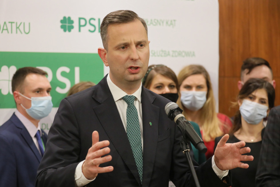 W sobotę odbyło się w Warszawie spotkanie liderów europejskich partii konserwatywnych i prawicowych, którzy dyskutowali m.in. o współpracy i przyszłości Unii Europejskiej, w tym o reformach instytucjonalnych. fot. PAP/ Paweł Supernak Szef PSL: Wprowadziliśmy Polskę do UE, a PiS chce rozwalić ją od środka