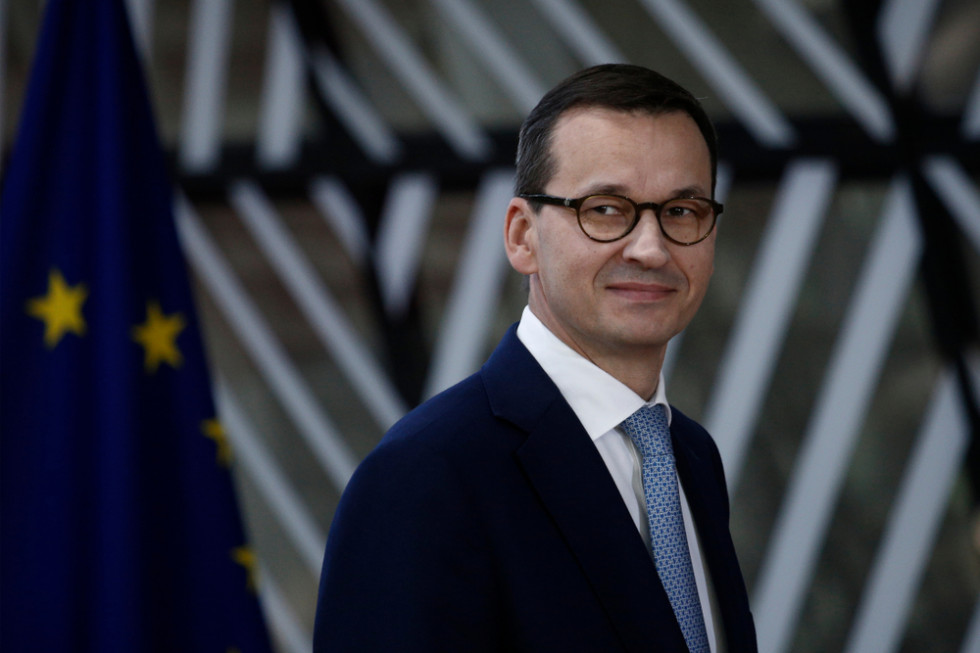 Mateusz Morawiecki zabrał głos ws. Tarczy Antyinflacyjnej 2.0. / fot. shutterstock Morawiecki zapowiedział obniżkę podatku VAT na nawozy