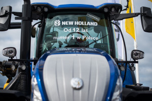 New Holland liderem sprzedaży ciągników w 2021 roku