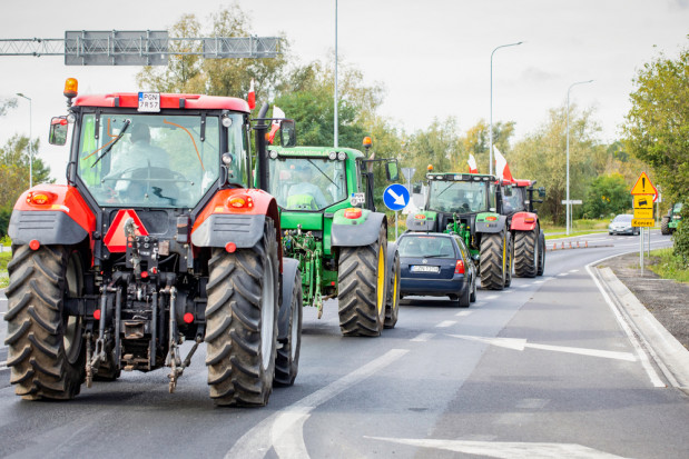 W środę w prawie 50 miejscach w kraju rolnicy wyjadą na drogi / fot. shutterstock AgroUnia: Rolnicy będą protestować. Rząd nie panuje nad sytuacją