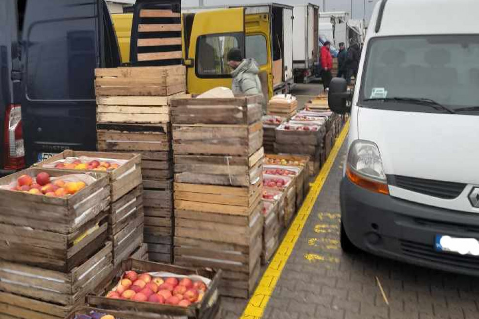 Handel na Broniszach: Mniej kupców na jabłka