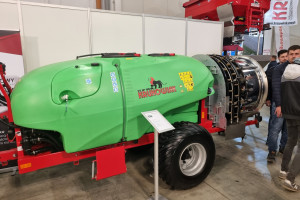 Agrotech 2022: Opryskiwacz do truskawek i sadów od firmy Krukowiak