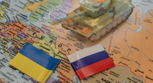 Ukraina: Rosjanie niszczą zapasy paliwa i żywności