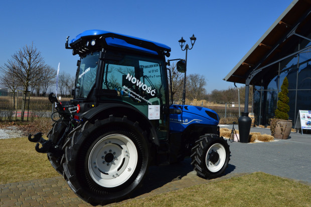 fot. materiały redakcji Nowy ciągnik New Holland T4.120F. Rewolucja w klasie sadowników?