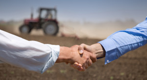 Umowa przekazania gospodarstwa rolnego - jaki ma charakter prawny?