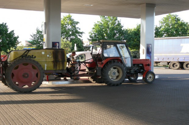 Jakie ceny paliw na stacjach przed majówką? / fot. farmer Jest drogo, będzie jeszcze drożej. Ceny paliw wzrosną