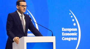 Morawiecki na EEC: czas na bardzo ostrożną politykę redukcji inflacji