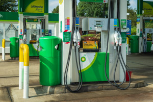 Wzrost cen paliw na stacjach. Droższa ropa i benzyna